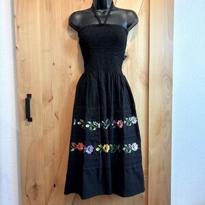 💕New listing 💕 Gorgeous Floral Embroidered Black Halter Dress